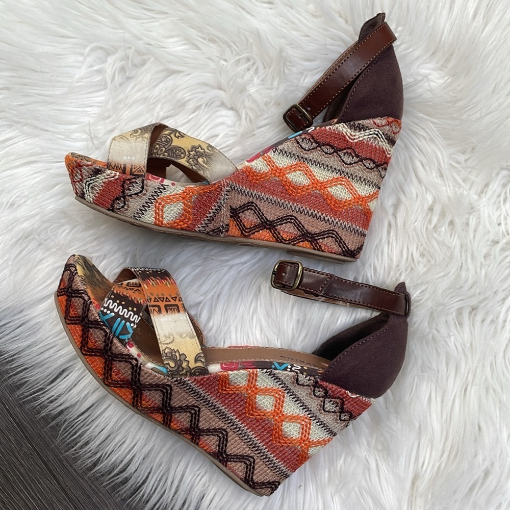 Call it spring summer wedge sandals